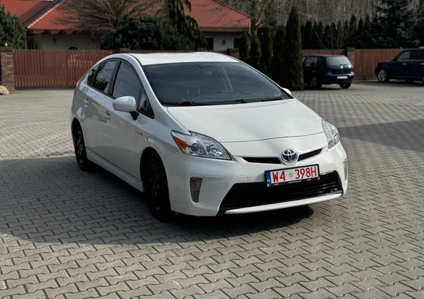 Toyota Prius cena 49999 przebieg: 147000, rok produkcji 2015 z Raszków małe 529
